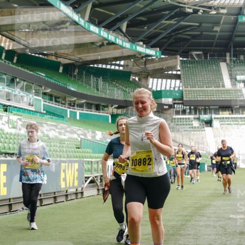 13.09.2026 - 21. swb-Marathon Bremen Michael Burmester http://msf.ph/oto/10424934 13.09.2026 10:47:30 Laufen im Stadion 10161, 10264, 10292, 10349, 10440, 10535, 10732, 10789, 10895, 10925, 10933, 10970, 11050, 11104, 11262, 11296, 11423, 11443, 11457, 11529, 11530, 11546, 11573, 11579, 11639, 11663, 11675, 11698, 11760, 12083, 12157, 12211, 12316, 12317, 12340, 12422, 12444, 12462, 12471, 12472, 12561, 10002, 10004, 10005, 10176, 10191, 10192, 10271, 10295, 10325, 10335, 10459, 10513, 10629, 10679, 10713, 10756, 10779, 10882, 10997, 10999, 11081, 11233, 11307, 11355 meine-sportfotos.de