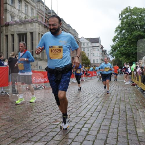 13.09.2026 - Kiel Lauf Yannick Fuchs http://msf.ph/oto/10424947 13.09.2026 11:01:17 Ziel 539, 823, 842, 1448, 1522, 1744, 2637, 3340, 4788, 5052, 5451, 5552, 6300, 6522, 6653, 7191, 7651, 8469, 8596, 9525, 11056, 11216, 11217, 11502, 11505, 11581, 11805, 11857, 12010, 12151, 48, 190, 1314, 1522, 2038, 2132, 2144, 2637, 2658, 2697, 3423, 3425, 4055, 4529, 4530, 4769, 4915, 5648, 6399, 6426, 6995, 6996, 7456, 7516, 7610, 8229, 8622, 9199, 9594, 9899, 9900, 10339, 10480, 10529, 10700, 10885, 11972, 12192, 12326, 955, 1018, 3626, 3662, 8307 meine-sportfotos.de