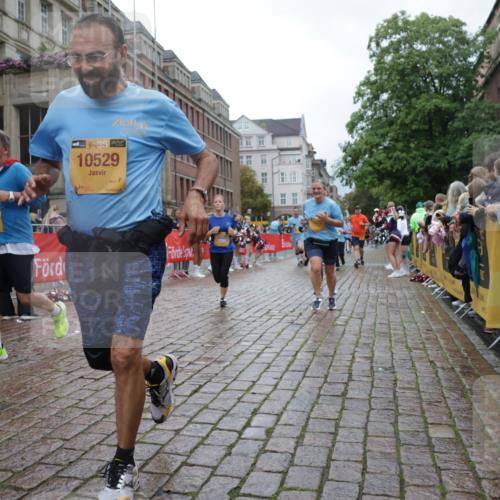13.09.2026 - Kiel Lauf Yannick Fuchs http://msf.ph/oto/10424951 13.09.2026 11:01:17 Ziel 539, 823, 842, 1448, 1522, 1744, 2637, 3340, 4788, 5052, 5451, 5552, 6300, 6522, 6653, 7191, 7651, 8469, 8596, 9525, 11056, 11216, 11217, 11502, 11505, 11581, 11805, 11857, 12010, 12151, 48, 190, 1314, 1522, 2038, 2132, 2144, 2637, 2658, 2697, 3423, 3425, 4055, 4529, 4530, 4769, 4915, 5648, 6399, 6426, 6995, 6996, 7456, 7516, 7610, 8229, 8622, 9199, 9594, 9899, 9900, 10339, 10480, 10529, 10700, 10885, 11972, 12192, 12326, 955, 1018, 3626, 3662, 8307 meine-sportfotos.de