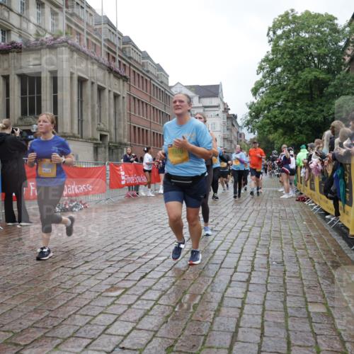 13.09.2026 - Kiel Lauf Yannick Fuchs http://msf.ph/oto/10424957 13.09.2026 11:01:18 Ziel 539, 823, 842, 1018, 1448, 1744, 3340, 4788, 5052, 5451, 5552, 6300, 6522, 6653, 7191, 7651, 8469, 8596, 9525, 11056, 11216, 11217, 11502, 11505, 11581, 11805, 11857, 12010, 12151, 12283, 48, 190, 1314, 1522, 2038, 2132, 2144, 2637, 2658, 2697, 3423, 3425, 4529, 4530, 4769, 4915, 5648, 6399, 6426, 6995, 6996, 7456, 7516, 7610, 8229, 8622, 9199, 9594, 9899, 9900, 10339, 10480, 10529, 10700, 10885, 11972, 12192, 12326, 955, 3626, 3662, 8307 meine-sportfotos.de