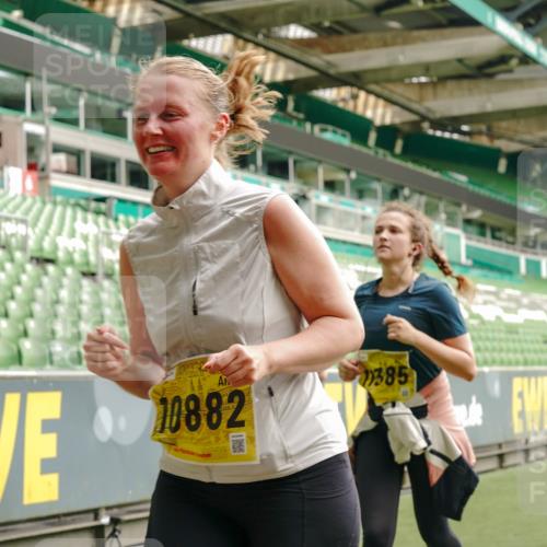13.09.2026 - 21. swb-Marathon Bremen Michael Burmester http://msf.ph/oto/10424965 13.09.2026 10:47:32 Laufen im Stadion 10161, 10264, 10292, 10349, 10440, 10535, 10732, 10789, 10895, 10925, 10933, 10970, 11050, 11104, 11262, 11296, 11423, 11443, 11457, 11529, 11530, 11546, 11573, 11579, 11639, 11663, 11675, 11698, 11760, 12083, 12157, 12211, 12316, 12317, 12340, 12422, 12444, 12462, 12471, 12472, 12561, 10002, 10004, 10005, 10176, 10191, 10192, 10271, 10295, 10325, 10335, 10459, 10513, 10629, 10679, 10713, 10756, 10779, 10882, 10997, 10999, 11081, 11233, 11307, 11355 meine-sportfotos.de