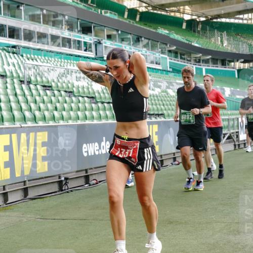 13.09.2026 - 21. swb-Marathon Bremen Michael Burmester http://msf.ph/oto/10424969 13.09.2026 13:24:19 Laufen im Stadion 137, 182, 213, 294, 324, 434, 505, 533, 548, 609, 708, 721, 723, 739, 743, 752, 892, 1178, 1273, 1331, 1463, 1471, 1491, 1515, 1597, 1598, 1746, 1788, 1944, 2095, 2211, 2213, 2252, 2267, 2271, 2286, 2312, 2323, 2433, 2445, 2465, 2475, 2483, 2495, 2497, 2503, 2506, 2526, 2554, 2571, 2644, 2768, 2776, 2833, 2936, 2968, 3005, 3211, 3252, 3282, 3288, 3289, 3292, 3298, 3306, 3312, 3347, 3364, 3381, 3390, 3395, 3423, 3447, 3505, 3559, 3727, 3770, 3819, 4231, 4466, 4467 meine-sportfotos.de