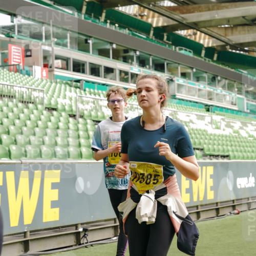 13.09.2026 - 21. swb-Marathon Bremen Michael Burmester http://msf.ph/oto/10424973 13.09.2026 10:47:32 Laufen im Stadion 10161, 10264, 10292, 10349, 10440, 10535, 10732, 10789, 10895, 10925, 10933, 10970, 11050, 11104, 11262, 11296, 11423, 11443, 11457, 11529, 11530, 11546, 11573, 11579, 11639, 11663, 11675, 11698, 11760, 12083, 12157, 12211, 12316, 12317, 12340, 12422, 12444, 12462, 12471, 12472, 12561, 10002, 10004, 10005, 10176, 10191, 10192, 10271, 10295, 10325, 10335, 10459, 10513, 10629, 10679, 10713, 10756, 10779, 10882, 10997, 10999, 11081, 11233, 11307, 11355 meine-sportfotos.de