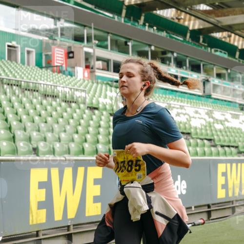13.09.2026 - 21. swb-Marathon Bremen Michael Burmester http://msf.ph/oto/10424993 13.09.2026 10:47:33 Laufen im Stadion 10161, 10264, 10292, 10349, 10440, 10535, 10732, 10789, 10895, 10925, 10933, 10970, 11050, 11104, 11262, 11296, 11423, 11443, 11457, 11529, 11530, 11546, 11573, 11579, 11639, 11663, 11675, 11698, 11760, 12083, 12157, 12211, 12316, 12317, 12340, 12422, 12444, 12462, 12471, 12472, 12561, 10002, 10004, 10005, 10176, 10191, 10192, 10271, 10295, 10325, 10335, 10459, 10513, 10629, 10679, 10713, 10756, 10779, 10882, 10997, 10999, 11081, 11233, 11307, 11355 meine-sportfotos.de
