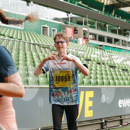 13.09.2026 - 21. swb-Marathon Bremen Michael Burmester http://msf.ph/oto/10424997 13.09.2026 10:47:34 Laufen im Stadion 10161, 10264, 10292, 10349, 10440, 10535, 10732, 10789, 10895, 10925, 10933, 10970, 11050, 11104, 11262, 11296, 11423, 11443, 11457, 11529, 11530, 11546, 11573, 11579, 11639, 11663, 11675, 11698, 11760, 12083, 12157, 12211, 12316, 12317, 12340, 12422, 12444, 12462, 12471, 12472, 12561, 10002, 10004, 10005, 10176, 10191, 10192, 10271, 10295, 10325, 10335, 10459, 10513, 10629, 10679, 10713, 10756, 10779, 10882, 10997, 10999, 11081, 11233, 11307, 11355 meine-sportfotos.de