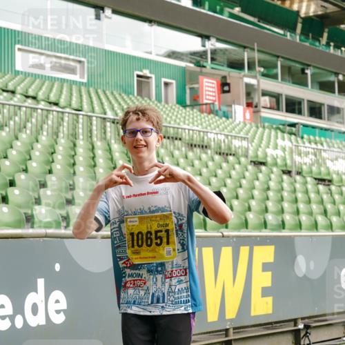 13.09.2026 - 21. swb-Marathon Bremen Michael Burmester http://msf.ph/oto/10425010 13.09.2026 10:47:34 Laufen im Stadion 10161, 10264, 10292, 10349, 10440, 10535, 10732, 10789, 10895, 10925, 10933, 10970, 11050, 11104, 11262, 11296, 11423, 11443, 11457, 11529, 11530, 11546, 11573, 11579, 11639, 11663, 11675, 11698, 11760, 12083, 12157, 12211, 12316, 12317, 12340, 12422, 12444, 12462, 12471, 12472, 12561, 10002, 10004, 10005, 10176, 10191, 10192, 10271, 10295, 10325, 10335, 10459, 10513, 10629, 10679, 10713, 10756, 10779, 10882, 10997, 10999, 11081, 11233, 11307, 11355 meine-sportfotos.de