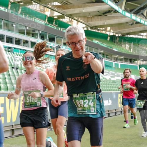 13.09.2026 - 21. swb-Marathon Bremen Michael Burmester http://msf.ph/oto/10425018 13.09.2026 13:01:25 Laufen im Stadion 135, 150, 242, 282, 318, 440, 531, 651, 687, 930, 946, 1006, 1067, 1163, 1368, 1436, 1448, 1582, 1650, 1861, 1896, 1935, 1963, 2033, 2047, 2062, 2292, 2293, 2306, 2322, 2345, 2370, 2409, 2427, 2485, 2490, 2491, 2560, 2561, 2627, 2638, 2658, 2666, 2686, 2700, 2708, 2781, 2906, 2967, 2987, 3013, 3044, 3076, 3105, 3145, 3163, 3164, 3168, 3173, 3187, 3248, 3294, 3334, 3354, 3372, 3374, 3375, 3385, 3392, 3480, 3524, 3526, 3527, 3642, 3667, 3729, 3774, 3806, 3855, 3856 meine-sportfotos.de