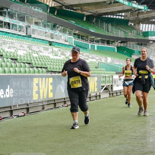 13.09.2026 - 21. swb-Marathon Bremen Michael Burmester http://msf.ph/oto/10425038 13.09.2026 10:47:36 Laufen im Stadion 10161, 10264, 10292, 10349, 10440, 10535, 10732, 10789, 10895, 10925, 10933, 10970, 11050, 11104, 11262, 11296, 11423, 11443, 11457, 11529, 11530, 11546, 11573, 11579, 11639, 11663, 11675, 11698, 11760, 12083, 12157, 12211, 12316, 12317, 12340, 12422, 12444, 12471, 12472, 12561, 10002, 10004, 10005, 10176, 10191, 10192, 10271, 10295, 10325, 10335, 10459, 10513, 10629, 10679, 10713, 10756, 10779, 10882, 10997, 10999, 11081, 11233, 11307, 11355 meine-sportfotos.de