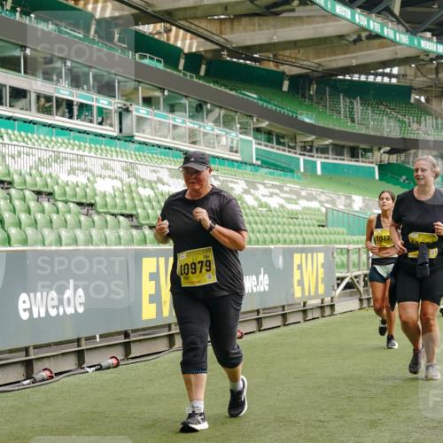 13.09.2026 - 21. swb-Marathon Bremen Michael Burmester http://msf.ph/oto/10425053 13.09.2026 10:47:37 Laufen im Stadion 10161, 10264, 10292, 10349, 10440, 10535, 10732, 10789, 10895, 10925, 10933, 10970, 11104, 11262, 11296, 11423, 11443, 11457, 11529, 11530, 11546, 11573, 11579, 11639, 11663, 11675, 11698, 11760, 12083, 12157, 12211, 12316, 12317, 12340, 12422, 12444, 12471, 12472, 12561, 10002, 10004, 10005, 10176, 10191, 10192, 10271, 10295, 10325, 10335, 10459, 10513, 10629, 10679, 10713, 10756, 10779, 10882, 10997, 10999, 11081, 11233, 11307, 11355 meine-sportfotos.de