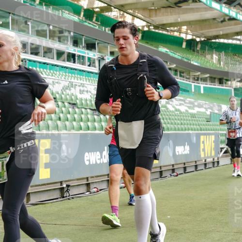 13.09.2026 - 21. swb-Marathon Bremen Michael Burmester http://msf.ph/oto/10425084 13.09.2026 13:01:27 Laufen im Stadion 135, 150, 242, 282, 318, 440, 531, 651, 687, 722, 930, 946, 1006, 1067, 1163, 1368, 1436, 1448, 1582, 1650, 1861, 1896, 1935, 1963, 2033, 2047, 2062, 2292, 2293, 2306, 2322, 2345, 2370, 2409, 2427, 2485, 2490, 2491, 2560, 2561, 2627, 2638, 2658, 2666, 2686, 2700, 2708, 2781, 2906, 2967, 2987, 3013, 3044, 3076, 3105, 3145, 3163, 3164, 3168, 3173, 3187, 3248, 3294, 3334, 3354, 3372, 3374, 3375, 3385, 3392, 3480, 3524, 3526, 3527, 3642, 3667, 3729, 3774, 3806, 3855, 3856 meine-sportfotos.de