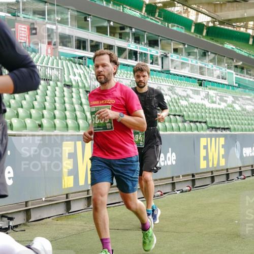 13.09.2026 - 21. swb-Marathon Bremen Michael Burmester http://msf.ph/oto/10425100 13.09.2026 13:01:28 Laufen im Stadion 135, 150, 242, 282, 318, 440, 531, 651, 687, 722, 930, 946, 1006, 1067, 1163, 1368, 1436, 1448, 1582, 1650, 1861, 1896, 1935, 1963, 2033, 2047, 2062, 2292, 2293, 2306, 2322, 2345, 2370, 2409, 2427, 2485, 2490, 2491, 2560, 2561, 2627, 2638, 2658, 2666, 2686, 2700, 2708, 2781, 2906, 2967, 2987, 3013, 3044, 3076, 3105, 3145, 3163, 3164, 3168, 3173, 3187, 3248, 3294, 3334, 3354, 3372, 3374, 3375, 3385, 3392, 3480, 3524, 3526, 3527, 3642, 3667, 3729, 3774, 3806, 3855, 3856 meine-sportfotos.de