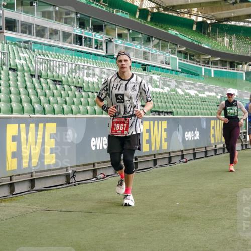13.09.2026 - 21. swb-Marathon Bremen Michael Burmester http://msf.ph/oto/10425130 13.09.2026 13:01:31 Laufen im Stadion 135, 150, 242, 282, 318, 440, 531, 651, 687, 722, 930, 946, 1006, 1067, 1163, 1250, 1368, 1436, 1448, 1582, 1650, 1861, 1896, 1935, 1963, 2033, 2047, 2062, 2292, 2293, 2306, 2322, 2345, 2370, 2378, 2409, 2427, 2485, 2490, 2491, 2560, 2561, 2627, 2638, 2658, 2666, 2700, 2708, 2781, 2906, 2967, 2987, 3013, 3044, 3076, 3105, 3145, 3163, 3164, 3168, 3173, 3187, 3248, 3294, 3334, 3354, 3372, 3374, 3375, 3385, 3392, 3480, 3524, 3526, 3527, 3642, 3667, 3729, 3774, 3806, 3855, 3856 meine-sportfotos.de