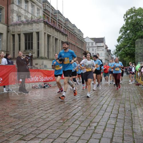 13.09.2026 - Kiel Lauf Yannick Fuchs http://msf.ph/oto/10425142 13.09.2026 11:01:44 Ziel 1347, 1425, 2616, 2722, 2838, 3039, 3224, 3554, 3982, 5406, 5927, 6619, 6631, 6717, 7174, 8555, 8934, 9695, 10607, 11465, 11547, 12115, 539, 823, 842, 955, 1018, 1448, 1744, 2424, 3340, 3626, 3662, 4788, 5052, 5451, 5552, 6300, 6522, 6653, 7191, 7651, 8307, 8469, 8576, 8596, 8724, 9134, 9525, 9869, 11056, 11216, 11217, 11474, 11502, 11505, 11581, 11805, 11857, 12010, 12151, 12283, 540, 651, 709, 735, 845, 1651, 1660, 2451, 2726, 2902, 2958, 2996, 4420, 12110 meine-sportfotos.de