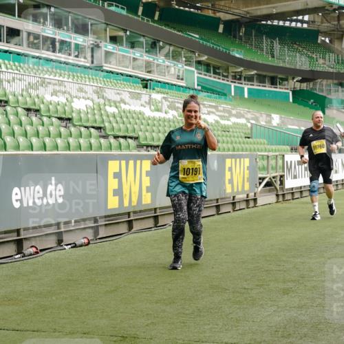 13.09.2026 - 21. swb-Marathon Bremen Michael Burmester http://msf.ph/oto/10425145 13.09.2026 10:47:42 Laufen im Stadion 10161, 10264, 10292, 10349, 10407, 10440, 10535, 10732, 10789, 10895, 10925, 10933, 10970, 11104, 11262, 11296, 11423, 11443, 11457, 11529, 11530, 11546, 11573, 11579, 11639, 11663, 11675, 11698, 12083, 12157, 12316, 12317, 12340, 12422, 12444, 12471, 12472, 12542, 12561, 10004, 10005, 10176, 10191, 10192, 10271, 10295, 10325, 10335, 10459, 10513, 10629, 10679, 10713, 10756, 10779, 10882, 10979, 10997, 10999, 11081, 11233, 11307, 11355 meine-sportfotos.de