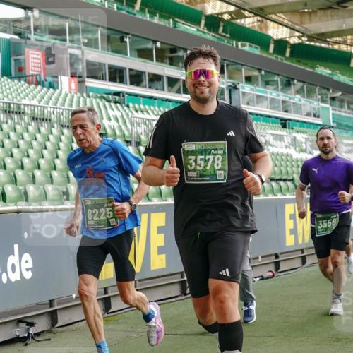 13.09.2026 - 21. swb-Marathon Bremen Michael Burmester http://msf.ph/oto/10425178 13.09.2026 13:24:25 Laufen im Stadion 137, 182, 213, 294, 324, 434, 505, 533, 548, 609, 708, 721, 723, 739, 743, 752, 892, 1273, 1331, 1463, 1471, 1491, 1504, 1515, 1597, 1598, 1746, 1830, 1944, 2095, 2211, 2252, 2267, 2271, 2286, 2312, 2323, 2433, 2445, 2465, 2475, 2483, 2495, 2497, 2503, 2506, 2554, 2571, 2644, 2768, 2776, 2833, 2936, 2968, 3005, 3142, 3211, 3252, 3282, 3288, 3289, 3292, 3298, 3306, 3312, 3347, 3364, 3381, 3390, 3395, 3423, 3447, 3505, 3559, 3727, 3770, 3819, 4231, 4466, 4467 meine-sportfotos.de