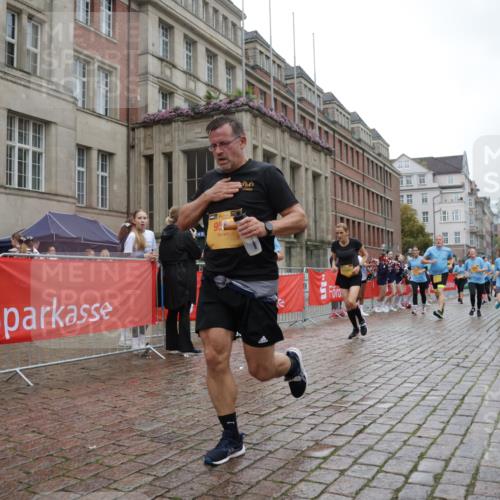 13.09.2026 - Kiel Lauf Yannick Fuchs http://msf.ph/oto/10425220 13.09.2026 11:01:53 Ziel 735, 2726, 2838, 2996, 3039, 4420, 5406, 5927, 6311, 6631, 6717, 7174, 7556, 8343, 8523, 8555, 9523, 10056, 10607, 11159, 11265, 11338, 11547, 12110, 12115, 955, 1018, 1347, 1425, 2424, 2616, 2722, 3039, 3224, 3554, 3626, 3662, 3982, 5451, 6619, 7191, 8307, 8576, 8724, 8934, 9134, 9525, 9695, 9869, 11056, 11465, 11474, 11502, 11505, 12010, 12283, 208, 540, 651, 709, 841, 845, 1651, 1660, 2451, 2778, 2902, 2958, 3942, 6998, 8218, 1744, 9525, 11056, 11502 meine-sportfotos.de