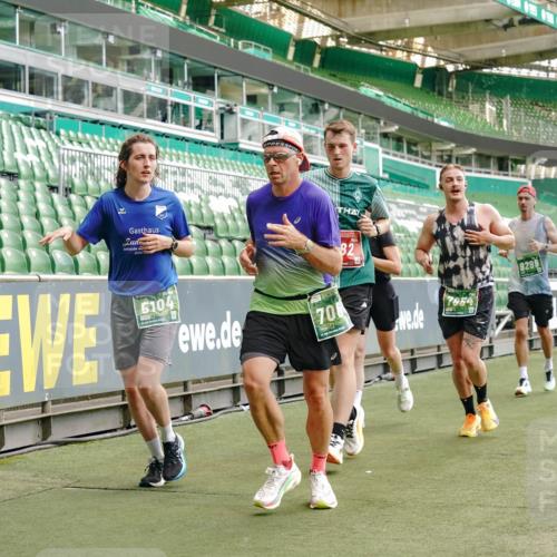 13.09.2026 - 21. swb-Marathon Bremen Michael Burmester http://msf.ph/oto/10425235 13.09.2026 13:01:36 Laufen im Stadion 150, 242, 282, 318, 440, 531, 651, 687, 722, 930, 946, 1006, 1067, 1163, 1250, 1436, 1448, 1582, 1650, 1861, 1896, 1963, 2033, 2047, 2062, 2292, 2293, 2306, 2322, 2345, 2370, 2378, 2409, 2427, 2485, 2490, 2491, 2560, 2561, 2627, 2638, 2658, 2666, 2700, 2708, 2781, 2906, 2967, 2987, 3013, 3044, 3145, 3163, 3164, 3168, 3173, 3187, 3248, 3294, 3334, 3354, 3372, 3374, 3375, 3385, 3392, 3480, 3524, 3526, 3527, 3642, 3667, 3729, 3774, 3806, 3856, 4000 meine-sportfotos.de