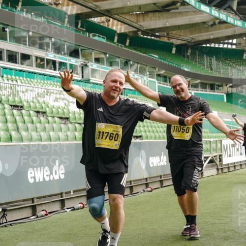 13.09.2026 - 21. swb-Marathon Bremen Michael Burmester http://msf.ph/oto/10425241 13.09.2026 10:47:47 Laufen im Stadion 10161, 10264, 10292, 10349, 10407, 10440, 10535, 10732, 10789, 10895, 10925, 10933, 10970, 11104, 11262, 11296, 11423, 11443, 11457, 11529, 11530, 11546, 11573, 11579, 11639, 11663, 11698, 12083, 12157, 12316, 12317, 12340, 12422, 12444, 12471, 12472, 12542, 12561, 10004, 10005, 10176, 10191, 10192, 10271, 10295, 10325, 10335, 10344, 10459, 10513, 10568, 10629, 10679, 10713, 10756, 10779, 10882, 10979, 10997, 10999, 11081, 11233, 11307, 11355 meine-sportfotos.de