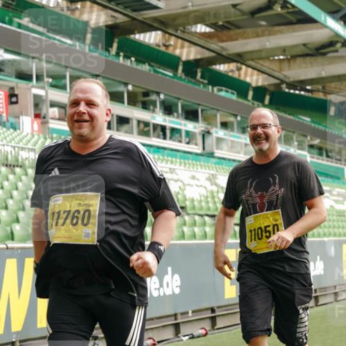 13.09.2026 - 21. swb-Marathon Bremen Michael Burmester http://msf.ph/oto/10425278 13.09.2026 10:47:48 Laufen im Stadion 10161, 10264, 10292, 10349, 10407, 10440, 10535, 10732, 10789, 10895, 10925, 10933, 10970, 11104, 11262, 11296, 11423, 11443, 11457, 11529, 11530, 11546, 11573, 11579, 11639, 11663, 11698, 12083, 12157, 12316, 12317, 12340, 12422, 12444, 12471, 12472, 12542, 12561, 10004, 10005, 10176, 10191, 10192, 10271, 10295, 10325, 10335, 10344, 10459, 10513, 10568, 10629, 10679, 10713, 10756, 10779, 10882, 10979, 10997, 10999, 11081, 11233, 11307, 11355 meine-sportfotos.de
