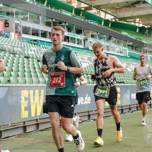 13.09.2026 - 21. swb-Marathon Bremen Michael Burmester http://msf.ph/oto/10425279 13.09.2026 13:01:37 Laufen im Stadion 150, 242, 282, 318, 440, 531, 651, 687, 722, 930, 946, 1006, 1067, 1163, 1250, 1436, 1448, 1582, 1650, 1861, 1896, 1963, 2033, 2047, 2062, 2292, 2293, 2306, 2322, 2345, 2370, 2378, 2409, 2427, 2485, 2490, 2491, 2560, 2561, 2627, 2638, 2658, 2666, 2668, 2700, 2708, 2781, 2906, 2967, 2987, 3013, 3044, 3145, 3163, 3164, 3168, 3173, 3187, 3248, 3294, 3334, 3354, 3372, 3374, 3375, 3385, 3392, 3480, 3524, 3526, 3527, 3603, 3642, 3667, 3721, 3729, 3774, 3806, 3856, 4000 meine-sportfotos.de