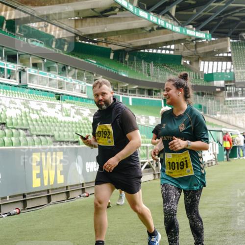 13.09.2026 - 21. swb-Marathon Bremen Michael Burmester http://msf.ph/oto/10425289 13.09.2026 10:47:49 Laufen im Stadion 10161, 10264, 10292, 10349, 10407, 10440, 10535, 10732, 10789, 10895, 10925, 10933, 10970, 11104, 11262, 11296, 11423, 11443, 11457, 11529, 11530, 11546, 11573, 11579, 11639, 11663, 11698, 12083, 12157, 12316, 12317, 12340, 12422, 12444, 12471, 12472, 12542, 12561, 10004, 10005, 10176, 10191, 10192, 10194, 10271, 10295, 10325, 10335, 10344, 10459, 10513, 10568, 10629, 10679, 10713, 10756, 10779, 10882, 10979, 10997, 10999, 11081, 11233, 11307, 11355 meine-sportfotos.de