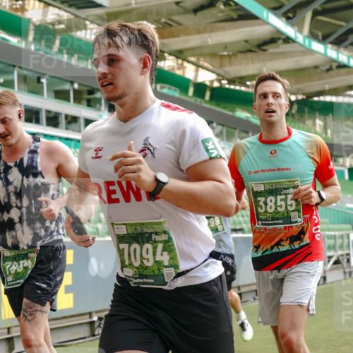 13.09.2026 - 21. swb-Marathon Bremen Michael Burmester http://msf.ph/oto/10425300 13.09.2026 13:01:38 Laufen im Stadion 150, 242, 282, 318, 440, 531, 651, 687, 722, 930, 946, 1006, 1067, 1163, 1250, 1436, 1448, 1582, 1650, 1896, 1963, 2033, 2047, 2062, 2292, 2293, 2306, 2322, 2345, 2370, 2378, 2409, 2427, 2485, 2490, 2491, 2560, 2561, 2627, 2638, 2658, 2666, 2668, 2700, 2708, 2781, 2906, 2967, 2987, 3013, 3044, 3145, 3163, 3164, 3168, 3173, 3187, 3248, 3294, 3334, 3372, 3374, 3375, 3385, 3392, 3480, 3524, 3526, 3527, 3603, 3642, 3667, 3721, 3729, 3774, 3806, 3856, 4000, 4506 meine-sportfotos.de