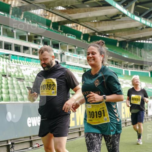 13.09.2026 - 21. swb-Marathon Bremen Michael Burmester http://msf.ph/oto/10425306 13.09.2026 10:47:50 Laufen im Stadion 10161, 10264, 10292, 10349, 10407, 10440, 10535, 10732, 10789, 10895, 10925, 10933, 10970, 11104, 11262, 11296, 11423, 11443, 11457, 11529, 11530, 11546, 11573, 11579, 11639, 11663, 11698, 12083, 12157, 12316, 12317, 12340, 12422, 12444, 12471, 12472, 12542, 12561, 10004, 10005, 10176, 10191, 10192, 10194, 10271, 10295, 10325, 10335, 10344, 10459, 10513, 10568, 10600, 10629, 10679, 10713, 10756, 10779, 10882, 10979, 10997, 10999, 11081, 11233, 11307, 11355 meine-sportfotos.de