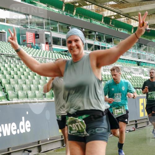 13.09.2026 - 21. swb-Marathon Bremen Michael Burmester http://msf.ph/oto/10425309 13.09.2026 13:24:30 Laufen im Stadion 137, 182, 213, 294, 324, 434, 505, 533, 548, 609, 708, 721, 723, 739, 743, 752, 1273, 1331, 1463, 1471, 1491, 1504, 1515, 1597, 1598, 1830, 1944, 2059, 2095, 2211, 2252, 2267, 2271, 2286, 2312, 2323, 2354, 2445, 2465, 2483, 2495, 2497, 2503, 2506, 2554, 2571, 2644, 2768, 2776, 2833, 2896, 2936, 2968, 3005, 3142, 3211, 3252, 3282, 3288, 3289, 3292, 3298, 3306, 3312, 3364, 3381, 3390, 3395, 3423, 3447, 3559, 3727, 3770, 3819, 4231, 4466, 4467 meine-sportfotos.de