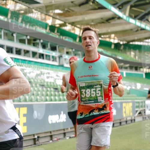 13.09.2026 - 21. swb-Marathon Bremen Michael Burmester http://msf.ph/oto/10425311 13.09.2026 13:01:38 Laufen im Stadion 150, 242, 282, 318, 440, 531, 651, 687, 722, 930, 946, 1006, 1067, 1163, 1250, 1436, 1448, 1582, 1650, 1896, 1963, 2033, 2047, 2062, 2292, 2293, 2306, 2322, 2345, 2370, 2378, 2409, 2427, 2485, 2490, 2491, 2560, 2561, 2627, 2638, 2658, 2666, 2668, 2700, 2708, 2781, 2906, 2967, 2987, 3013, 3044, 3145, 3163, 3164, 3168, 3173, 3187, 3248, 3294, 3334, 3372, 3374, 3375, 3385, 3392, 3480, 3524, 3526, 3527, 3603, 3642, 3667, 3721, 3729, 3774, 3806, 3856, 4000, 4506 meine-sportfotos.de