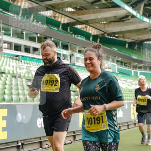 13.09.2026 - 21. swb-Marathon Bremen Michael Burmester http://msf.ph/oto/10425312 13.09.2026 10:47:50 Laufen im Stadion 10161, 10264, 10292, 10349, 10407, 10440, 10535, 10732, 10789, 10895, 10925, 10933, 10970, 11104, 11262, 11296, 11423, 11443, 11457, 11529, 11530, 11546, 11573, 11579, 11639, 11663, 11698, 12083, 12157, 12316, 12317, 12340, 12422, 12444, 12471, 12472, 12542, 12561, 10004, 10005, 10176, 10191, 10192, 10194, 10271, 10295, 10325, 10335, 10344, 10459, 10513, 10568, 10600, 10629, 10679, 10713, 10756, 10779, 10882, 10979, 10997, 10999, 11081, 11233, 11307, 11355 meine-sportfotos.de