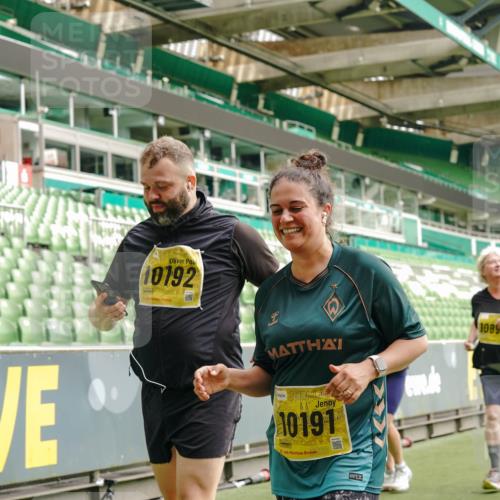 13.09.2026 - 21. swb-Marathon Bremen Michael Burmester http://msf.ph/oto/10425317 13.09.2026 10:47:50 Laufen im Stadion 10161, 10264, 10292, 10349, 10407, 10440, 10535, 10732, 10789, 10895, 10925, 10933, 10970, 11104, 11262, 11296, 11423, 11443, 11457, 11529, 11530, 11546, 11573, 11579, 11639, 11663, 11698, 12083, 12157, 12316, 12317, 12340, 12422, 12444, 12471, 12472, 12542, 12561, 10004, 10005, 10176, 10191, 10192, 10194, 10271, 10295, 10325, 10335, 10344, 10459, 10513, 10568, 10600, 10629, 10679, 10713, 10756, 10779, 10882, 10979, 10997, 10999, 11081, 11233, 11307, 11355 meine-sportfotos.de