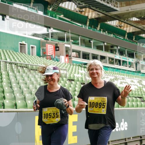13.09.2026 - 21. swb-Marathon Bremen Michael Burmester http://msf.ph/oto/10425372 13.09.2026 10:47:53 Laufen im Stadion 10161, 10264, 10292, 10349, 10407, 10440, 10535, 10732, 10789, 10895, 10925, 10933, 10970, 11104, 11262, 11423, 11443, 11457, 11530, 11573, 11579, 11639, 11663, 11698, 12083, 12157, 12316, 12317, 12340, 12422, 12444, 12471, 12472, 12542, 12561, 10004, 10005, 10176, 10191, 10192, 10194, 10271, 10295, 10325, 10335, 10344, 10459, 10513, 10568, 10600, 10629, 10679, 10713, 10756, 10779, 10882, 10979, 10997, 10999, 11081, 11233, 11307, 11355, 12089 meine-sportfotos.de
