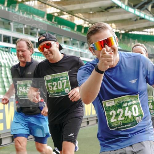 13.09.2026 - 21. swb-Marathon Bremen Michael Burmester http://msf.ph/oto/10425407 13.09.2026 13:24:34 Laufen im Stadion 137, 182, 213, 294, 324, 434, 505, 533, 548, 708, 721, 723, 739, 743, 752, 815, 818, 1273, 1463, 1471, 1491, 1504, 1515, 1561, 1597, 1598, 1830, 1944, 2059, 2095, 2211, 2252, 2267, 2271, 2286, 2312, 2323, 2354, 2445, 2465, 2483, 2495, 2497, 2503, 2506, 2554, 2571, 2644, 2752, 2768, 2776, 2833, 2896, 2936, 2968, 3005, 3142, 3211, 3259, 3282, 3288, 3289, 3292, 3298, 3306, 3312, 3329, 3364, 3381, 3390, 3395, 3423, 3447, 3727, 3770, 3819, 4466, 4467 meine-sportfotos.de