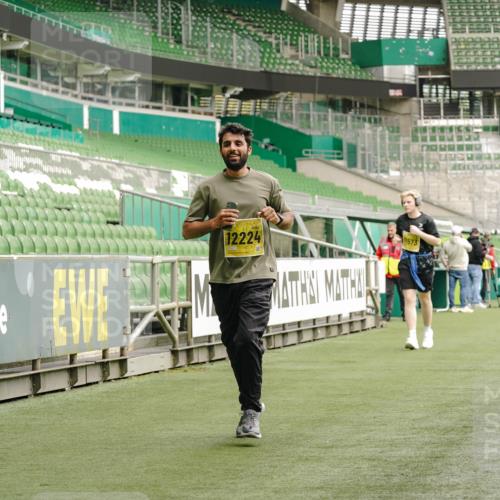 13.09.2026 - 21. swb-Marathon Bremen Michael Burmester http://msf.ph/oto/10425420 13.09.2026 10:47:59 Laufen im Stadion 10161, 10264, 10292, 10349, 10407, 10440, 10535, 10732, 10789, 10895, 10925, 10933, 10970, 11104, 11262, 11423, 11443, 11541, 11573, 11579, 11639, 11663, 11698, 11980, 12083, 12157, 12340, 12444, 12471, 12472, 12542, 12561, 10004, 10005, 10137, 10176, 10191, 10192, 10194, 10271, 10295, 10325, 10335, 10344, 10430, 10459, 10513, 10568, 10600, 10629, 10679, 10713, 10756, 10779, 10882, 10979, 10997, 10999, 11081, 11200, 11233, 11307, 11355, 12089 meine-sportfotos.de