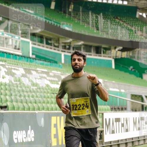 13.09.2026 - 21. swb-Marathon Bremen Michael Burmester http://msf.ph/oto/10425427 13.09.2026 10:48:00 Laufen im Stadion 10161, 10264, 10292, 10349, 10407, 10440, 10535, 10732, 10789, 10895, 10925, 10933, 10970, 11104, 11262, 11423, 11443, 11541, 11573, 11579, 11639, 11663, 11698, 11980, 12083, 12157, 12340, 12444, 12471, 12472, 12542, 12561, 10004, 10005, 10137, 10176, 10191, 10192, 10194, 10271, 10295, 10325, 10335, 10344, 10430, 10459, 10513, 10568, 10600, 10629, 10679, 10713, 10756, 10779, 10882, 10979, 10997, 10999, 11081, 11200, 11233, 11307, 11355, 12089 meine-sportfotos.de