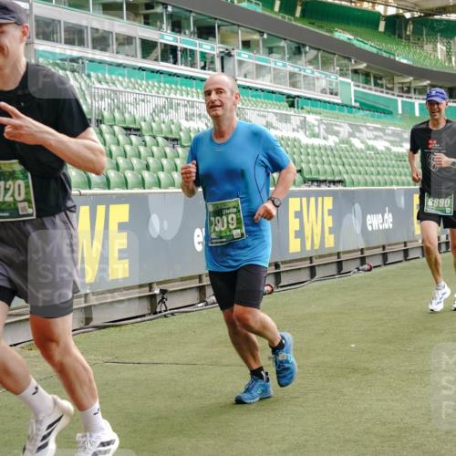 13.09.2026 - 21. swb-Marathon Bremen Michael Burmester http://msf.ph/oto/10425444 13.09.2026 13:01:45 Laufen im Stadion 150, 242, 282, 318, 440, 531, 687, 722, 930, 936, 946, 1006, 1067, 1163, 1250, 1436, 1448, 1582, 1650, 1896, 2033, 2047, 2062, 2292, 2322, 2345, 2370, 2378, 2409, 2427, 2485, 2490, 2491, 2560, 2561, 2627, 2638, 2658, 2666, 2668, 2700, 2708, 2781, 2906, 2967, 2987, 3013, 3044, 3145, 3163, 3164, 3168, 3173, 3187, 3248, 3294, 3334, 3372, 3374, 3375, 3385, 3392, 3524, 3526, 3527, 3603, 3642, 3667, 3721, 3774, 3806, 3852, 3856, 4000, 4506 meine-sportfotos.de