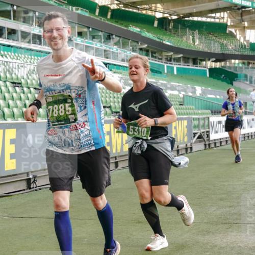 13.09.2026 - 21. swb-Marathon Bremen Michael Burmester http://msf.ph/oto/10425461 13.09.2026 13:24:36 Laufen im Stadion 137, 182, 213, 294, 324, 434, 505, 533, 548, 721, 723, 739, 743, 752, 815, 818, 1273, 1463, 1471, 1491, 1504, 1515, 1561, 1597, 1598, 1830, 1944, 2059, 2095, 2211, 2252, 2267, 2271, 2286, 2312, 2323, 2354, 2445, 2465, 2483, 2495, 2497, 2503, 2506, 2554, 2571, 2591, 2644, 2752, 2768, 2776, 2833, 2878, 2896, 2936, 2968, 3005, 3142, 3211, 3259, 3282, 3288, 3289, 3292, 3298, 3306, 3312, 3329, 3364, 3381, 3390, 3395, 3423, 3447, 3727, 3770, 3819, 4466, 4467 meine-sportfotos.de