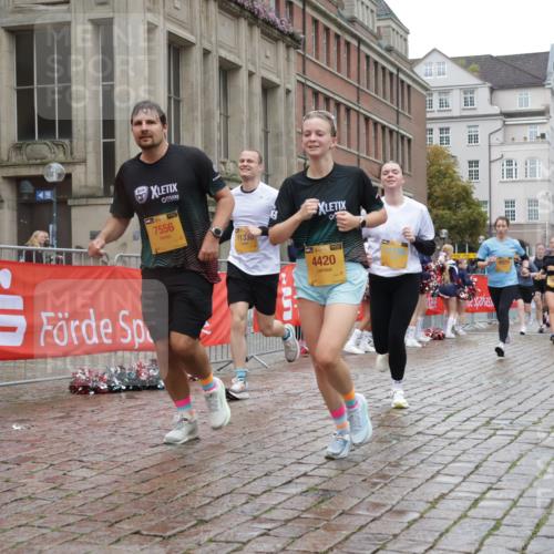 13.09.2026 - Kiel Lauf Yannick Fuchs http://msf.ph/oto/10425468 13.09.2026 11:02:26 Ziel 484, 649, 935, 1693, 2299, 2322, 3102, 3414, 6878, 7389, 8036, 8517, 11135, 11256, 11261, 11301, 11384, 11942, 12085, 12640, 12697, 208, 540, 651, 709, 841, 845, 1651, 1660, 2451, 2726, 2778, 2895, 2902, 2958, 2996, 3102, 3443, 3942, 3977, 4420, 4848, 5465, 6311, 6332, 6407, 6408, 6998, 7005, 7244, 7556, 8218, 8343, 8523, 8793, 8974, 9448, 9523, 9732, 9738, 9856, 10020, 10056, 10531, 11159, 11265, 11338, 11466, 11546, 12578, 415, 1298, 3947, 4562, 4648, 4984 meine-sportfotos.de