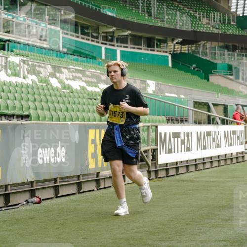 13.09.2026 - 21. swb-Marathon Bremen Michael Burmester http://msf.ph/oto/10425481 13.09.2026 10:48:05 Laufen im Stadion 10264, 10292, 10349, 10407, 10440, 10732, 10789, 10925, 10933, 10970, 11104, 11262, 11423, 11443, 11541, 11573, 11579, 11639, 11663, 11698, 11980, 12083, 12157, 12340, 12444, 12471, 12472, 12542, 12561, 10137, 10176, 10191, 10192, 10194, 10202, 10242, 10295, 10325, 10335, 10344, 10430, 10459, 10513, 10524, 10568, 10600, 10629, 10679, 10713, 10756, 10779, 10882, 10979, 10997, 10999, 11081, 11200, 11233, 11307, 11355, 12089, 12153 meine-sportfotos.de