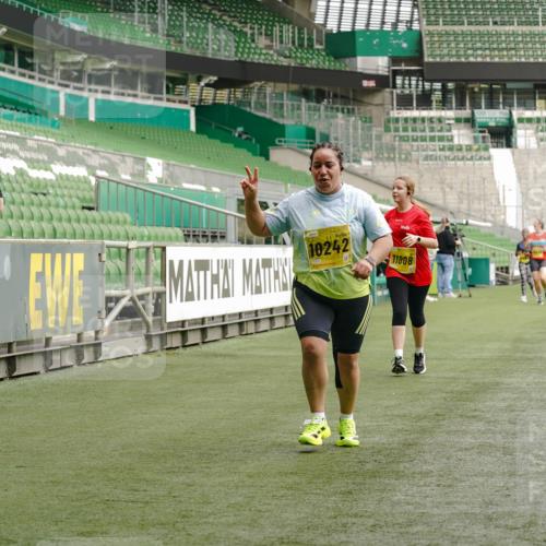 13.09.2026 - 21. swb-Marathon Bremen Michael Burmester http://msf.ph/oto/10425513 13.09.2026 10:48:07 Laufen im Stadion 10264, 10292, 10349, 10407, 10440, 10732, 10789, 10925, 10933, 11104, 11262, 11423, 11443, 11541, 11573, 11579, 11639, 11663, 11698, 11980, 12083, 12157, 12340, 12444, 12471, 12472, 12542, 12561, 10137, 10176, 10191, 10192, 10194, 10202, 10242, 10295, 10325, 10335, 10344, 10430, 10459, 10513, 10524, 10568, 10600, 10629, 10679, 10713, 10756, 10779, 10882, 10979, 10997, 10999, 11081, 11200, 11233, 11307, 11355, 12089, 12153 meine-sportfotos.de