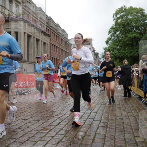 13.09.2026 - Kiel Lauf Yannick Fuchs http://msf.ph/oto/10425523 13.09.2026 11:02:33 Ziel 935, 1693, 2299, 3207, 3414, 3670, 3968, 6375, 6878, 7389, 8036, 9745, 11384, 11942, 12085, 12640, 208, 484, 540, 649, 651, 709, 841, 845, 1651, 1660, 2322, 2451, 2726, 2778, 2895, 2902, 2958, 3102, 3443, 3942, 3977, 4848, 5465, 6332, 6407, 6408, 6998, 7005, 7244, 8218, 8343, 8517, 8793, 8974, 9448, 9732, 9738, 9856, 10020, 10056, 10531, 11135, 11256, 11261, 11301, 11466, 11546, 12085, 12578, 12640, 12697, 415, 1298, 2055, 3947, 4562, 4648, 4984, 5712, 6071, 6483 meine-sportfotos.de