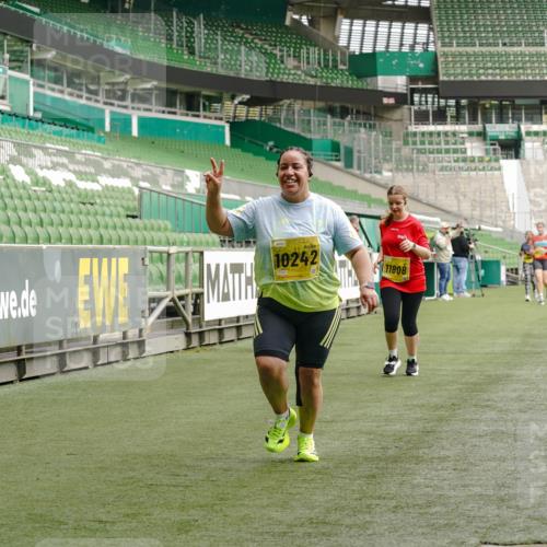 13.09.2026 - 21. swb-Marathon Bremen Michael Burmester http://msf.ph/oto/10425527 13.09.2026 10:48:08 Laufen im Stadion 10264, 10292, 10349, 10407, 10440, 10732, 10789, 10925, 10933, 11104, 11262, 11423, 11443, 11541, 11573, 11579, 11639, 11663, 11698, 11980, 12083, 12157, 12340, 12444, 12471, 12472, 12542, 12561, 10137, 10176, 10191, 10192, 10194, 10202, 10242, 10295, 10325, 10335, 10344, 10430, 10459, 10513, 10524, 10568, 10600, 10629, 10679, 10713, 10756, 10779, 10882, 10979, 10997, 10999, 11081, 11200, 11233, 11307, 11355, 12089, 12153 meine-sportfotos.de