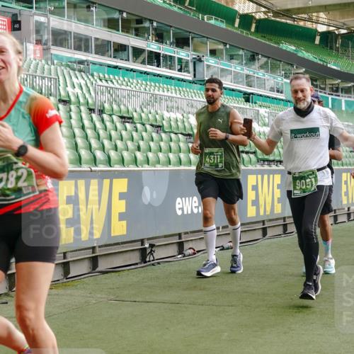 13.09.2026 - 21. swb-Marathon Bremen Michael Burmester http://msf.ph/oto/10425546 13.09.2026 13:24:42 Laufen im Stadion 137, 182, 213, 294, 324, 434, 505, 543, 548, 721, 723, 739, 743, 752, 815, 818, 1273, 1410, 1463, 1471, 1491, 1504, 1515, 1561, 1597, 1598, 1830, 1944, 1953, 2059, 2095, 2211, 2252, 2267, 2271, 2286, 2312, 2323, 2354, 2445, 2465, 2483, 2495, 2497, 2503, 2506, 2554, 2571, 2591, 2644, 2752, 2768, 2776, 2833, 2878, 2896, 2936, 2968, 2981, 3005, 3142, 3211, 3259, 3282, 3288, 3289, 3292, 3298, 3306, 3312, 3329, 3364, 3381, 3390, 3395, 3423, 3447, 3770, 3819, 4466 meine-sportfotos.de