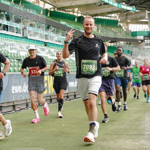 13.09.2026 - 21. swb-Marathon Bremen Michael Burmester http://msf.ph/oto/10425550 13.09.2026 13:01:50 Laufen im Stadion 150, 242, 282, 318, 440, 531, 687, 722, 930, 936, 946, 1006, 1067, 1163, 1250, 1436, 1448, 1582, 1896, 2033, 2047, 2062, 2292, 2345, 2370, 2378, 2409, 2427, 2485, 2490, 2491, 2560, 2561, 2627, 2638, 2658, 2666, 2668, 2700, 2708, 2781, 2906, 2967, 2987, 3013, 3044, 3163, 3164, 3168, 3173, 3187, 3248, 3294, 3334, 3372, 3374, 3375, 3385, 3392, 3524, 3526, 3527, 3603, 3642, 3667, 3721, 3774, 3806, 3852, 3856, 3893, 4000, 4506, 4558 meine-sportfotos.de