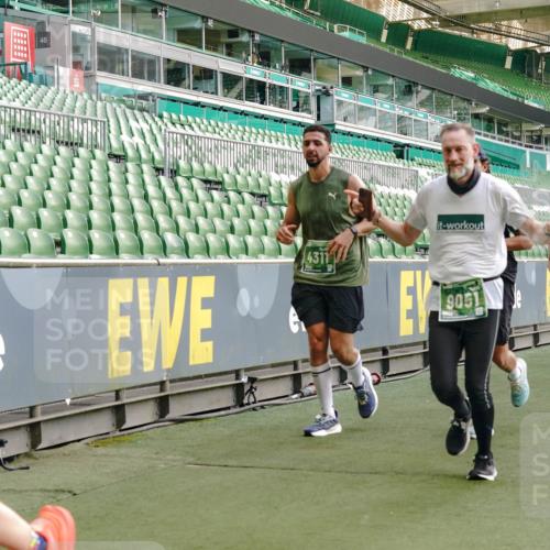 13.09.2026 - 21. swb-Marathon Bremen Michael Burmester http://msf.ph/oto/10425563 13.09.2026 13:24:43 Laufen im Stadion 137, 182, 213, 294, 324, 434, 505, 543, 548, 721, 723, 739, 743, 752, 815, 818, 966, 1273, 1410, 1463, 1471, 1491, 1504, 1515, 1561, 1597, 1598, 1830, 1944, 1953, 2059, 2095, 2211, 2252, 2267, 2271, 2286, 2312, 2323, 2354, 2445, 2465, 2483, 2495, 2497, 2503, 2506, 2554, 2571, 2591, 2644, 2752, 2768, 2776, 2833, 2878, 2896, 2936, 2968, 2981, 3005, 3142, 3211, 3259, 3282, 3288, 3289, 3292, 3298, 3306, 3312, 3329, 3364, 3381, 3390, 3395, 3423, 3447, 3770, 3819, 4466 meine-sportfotos.de