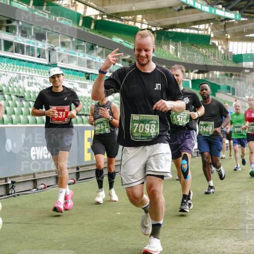 13.09.2026 - 21. swb-Marathon Bremen Michael Burmester http://msf.ph/oto/10425564 13.09.2026 13:01:50 Laufen im Stadion 150, 242, 282, 318, 440, 531, 687, 722, 930, 936, 946, 1006, 1067, 1163, 1250, 1436, 1448, 1582, 1896, 2033, 2047, 2062, 2292, 2345, 2370, 2378, 2409, 2427, 2485, 2490, 2491, 2560, 2561, 2627, 2638, 2658, 2666, 2668, 2700, 2708, 2781, 2906, 2967, 2987, 3013, 3044, 3163, 3164, 3168, 3173, 3187, 3248, 3294, 3334, 3372, 3374, 3375, 3385, 3392, 3524, 3526, 3527, 3603, 3642, 3667, 3721, 3774, 3806, 3852, 3856, 3893, 4000, 4506, 4558 meine-sportfotos.de