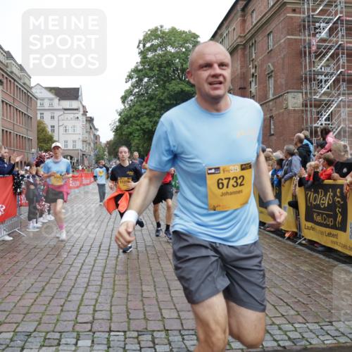 13.09.2026 - Kiel Lauf Yannick Fuchs http://msf.ph/oto/10425580 13.09.2026 09:46:10 Ziel 1415, 2482, 3052, 3954, 4909, 4910, 4918, 5234, 5855, 5955, 6732, 7015, 7308, 8125, 10203, 10685, 10898, 11076, 11078, 557, 1418, 2127, 2788, 3025, 3142, 3301, 3974, 4413, 4569, 5511, 5757, 5829, 7202, 7349, 7572, 7911, 7924, 8126, 8244, 8611, 8859, 9841, 10036, 10142, 10392, 10445, 10719, 12281, 12374, 12841, 167, 181, 442, 3361, 6857, 9832, 10117, 10913, 11316, 11859, 11861, 12495, 12621, 1023, 1579, 6038, 8126 meine-sportfotos.de