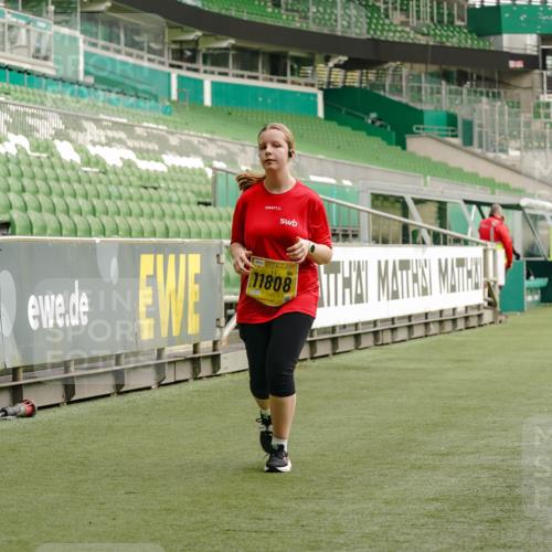 13.09.2026 - 21. swb-Marathon Bremen Michael Burmester http://msf.ph/oto/10425582 13.09.2026 10:48:10 Laufen im Stadion 10264, 10292, 10349, 10407, 10440, 10732, 10789, 10925, 10933, 11104, 11262, 11423, 11443, 11541, 11573, 11579, 11639, 11663, 11698, 11980, 12083, 12157, 12340, 12444, 12471, 12472, 12542, 12561, 10137, 10176, 10191, 10192, 10194, 10202, 10242, 10295, 10325, 10335, 10344, 10430, 10459, 10513, 10524, 10568, 10600, 10629, 10679, 10713, 10756, 10779, 10882, 10979, 10997, 10999, 11081, 11200, 11233, 11307, 11355, 12089, 12153 meine-sportfotos.de