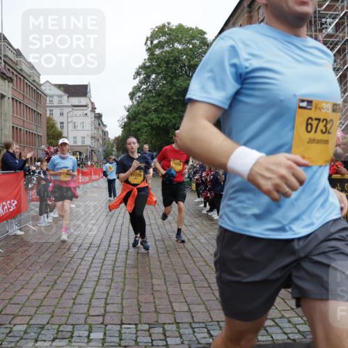 13.09.2026 - Kiel Lauf Yannick Fuchs http://msf.ph/oto/10425586 13.09.2026 09:46:10 Ziel 1415, 2482, 3052, 3954, 4909, 4910, 4918, 5234, 5855, 5955, 6732, 7015, 7308, 8125, 10203, 10685, 10898, 11076, 11078, 557, 1418, 2127, 2788, 3025, 3142, 3301, 3974, 4413, 4569, 5511, 5757, 5829, 7202, 7349, 7572, 7911, 7924, 8126, 8244, 8611, 8859, 9841, 10036, 10142, 10392, 10445, 10719, 12281, 12374, 12841, 167, 181, 442, 3361, 6857, 9832, 10117, 10913, 11316, 11859, 11861, 12495, 12621, 1023, 1579, 6038, 8126 meine-sportfotos.de