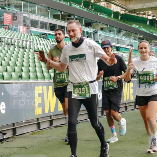 13.09.2026 - 21. swb-Marathon Bremen Michael Burmester http://msf.ph/oto/10425587 13.09.2026 13:24:43 Laufen im Stadion 137, 182, 213, 294, 324, 434, 505, 543, 548, 721, 723, 739, 743, 752, 815, 818, 966, 1273, 1410, 1463, 1471, 1491, 1504, 1515, 1561, 1597, 1598, 1830, 1944, 1953, 2059, 2095, 2211, 2252, 2267, 2271, 2286, 2312, 2323, 2354, 2445, 2465, 2483, 2495, 2497, 2503, 2506, 2554, 2571, 2591, 2644, 2752, 2768, 2776, 2833, 2878, 2896, 2936, 2968, 2981, 3005, 3142, 3211, 3259, 3282, 3288, 3289, 3292, 3298, 3306, 3312, 3329, 3364, 3381, 3390, 3395, 3423, 3447, 3770, 3819, 4466 meine-sportfotos.de